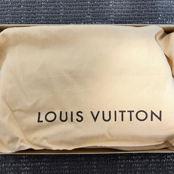 Louis Vuitton Monogram Pochette - Picture 5 of 5